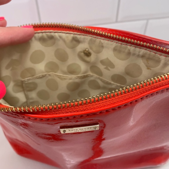Kate Spade crossbody (parent leather poppy red) - Picture 2 of 5